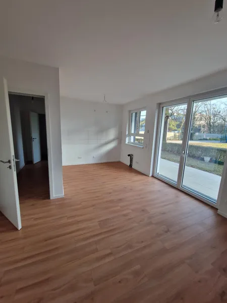 Helle 1-Zimmer-Erdgeschosswohnung mit Terrasse und offener Küche in Berlin-Spandau — photo 1